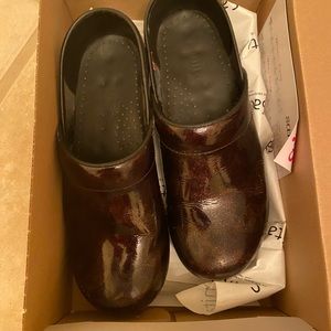 Sanita 36 Shiny brown sparkle print